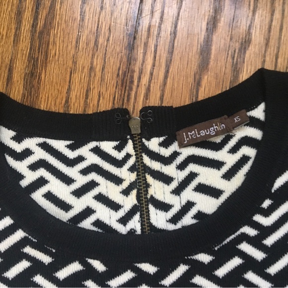 J. McLaughlin Black White Geo Print Sweater Knit Sheath Dress Women's Size XS - Picture 4 of 5